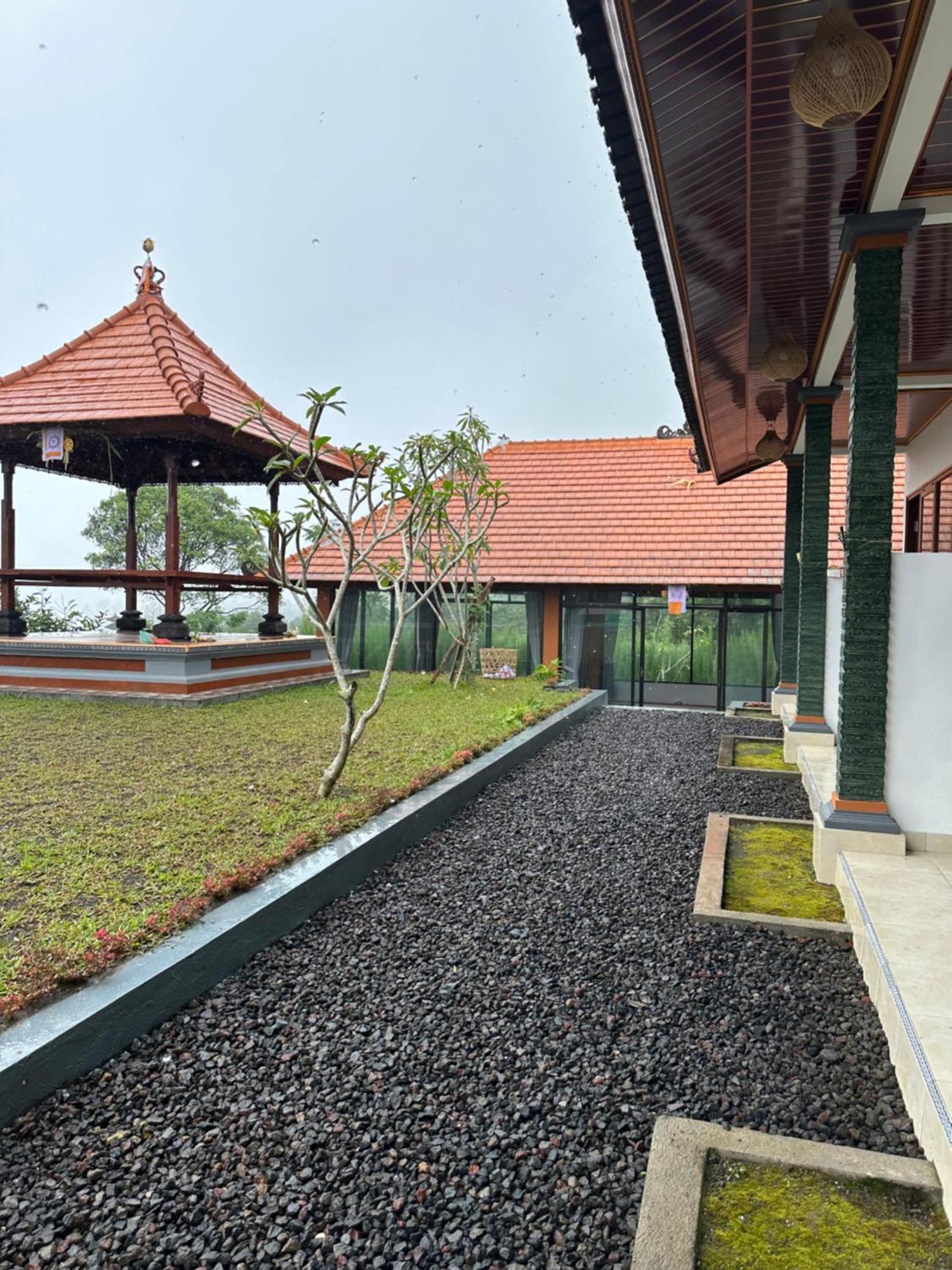 Bali Basuki Retreat Center Apartment Besakih Bagian luar foto