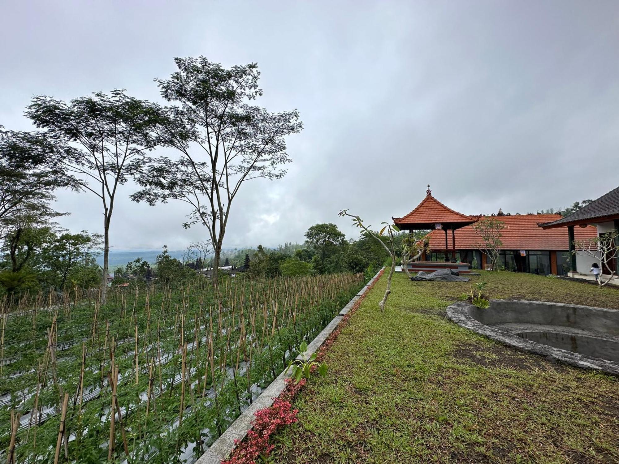 Bali Basuki Retreat Center Apartment Besakih Bagian luar foto