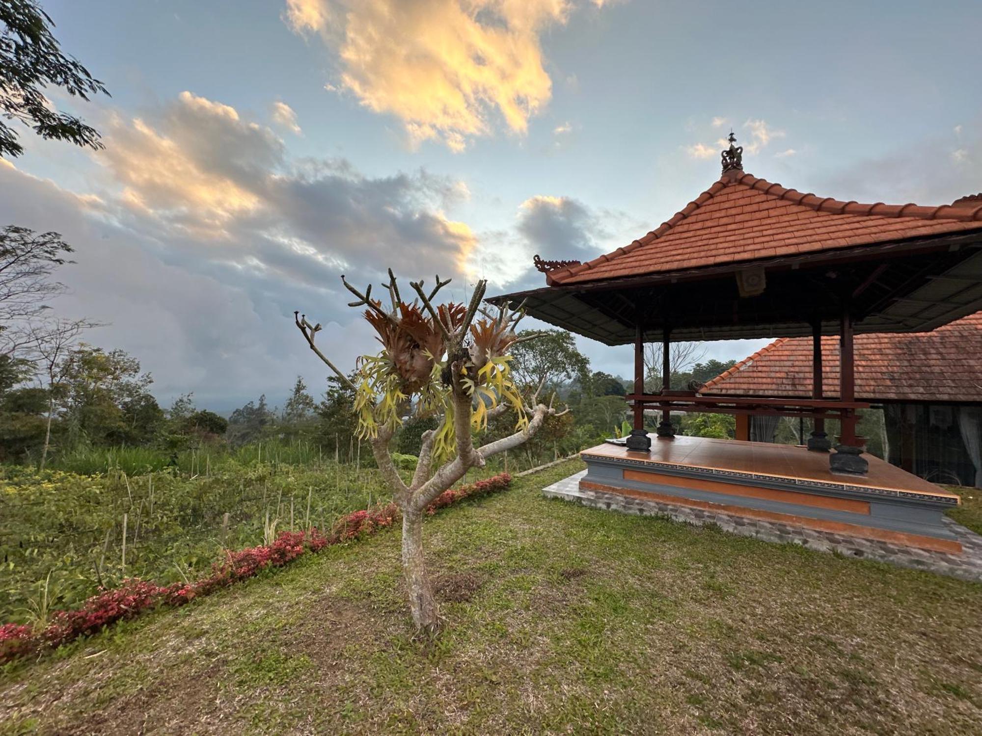 Bali Basuki Retreat Center Apartment Besakih Bagian luar foto